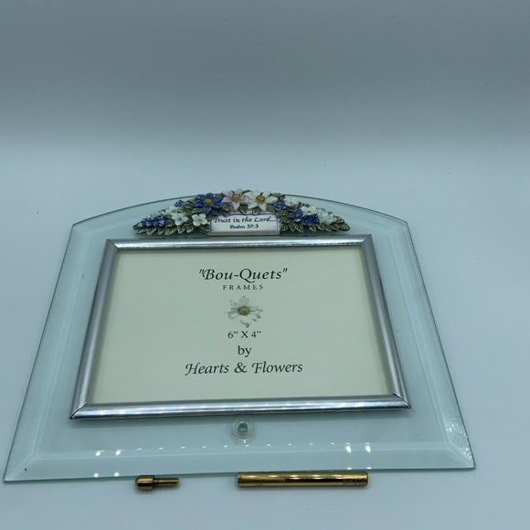 Bou-Quets Frames "Glass & Floral" by Hearts & Flowers - Picture 4 of 5